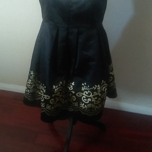 Ally black and gold dress - Picture 6 of 7